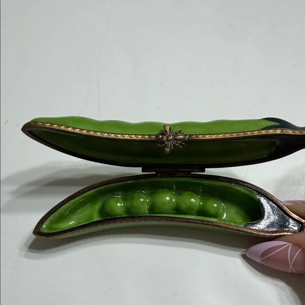Limoges Green and Black Pea Pod Trinket Box